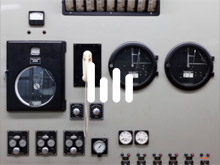 弱電機房也叫弱電井。所謂弱電是針對電...